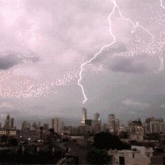 西安大暴雨最新通知今天，全市启动防汛应急响应，出行请注意安全