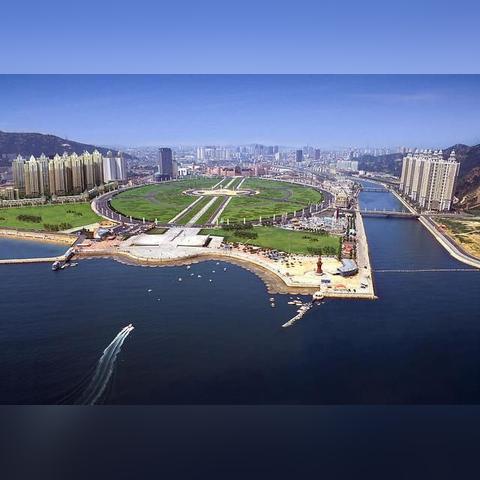 这是一篇关于大连天气预报10天的实用文章，不仅包含常规的天气查询建议，还结合了气候特点、出行指南和健康提示